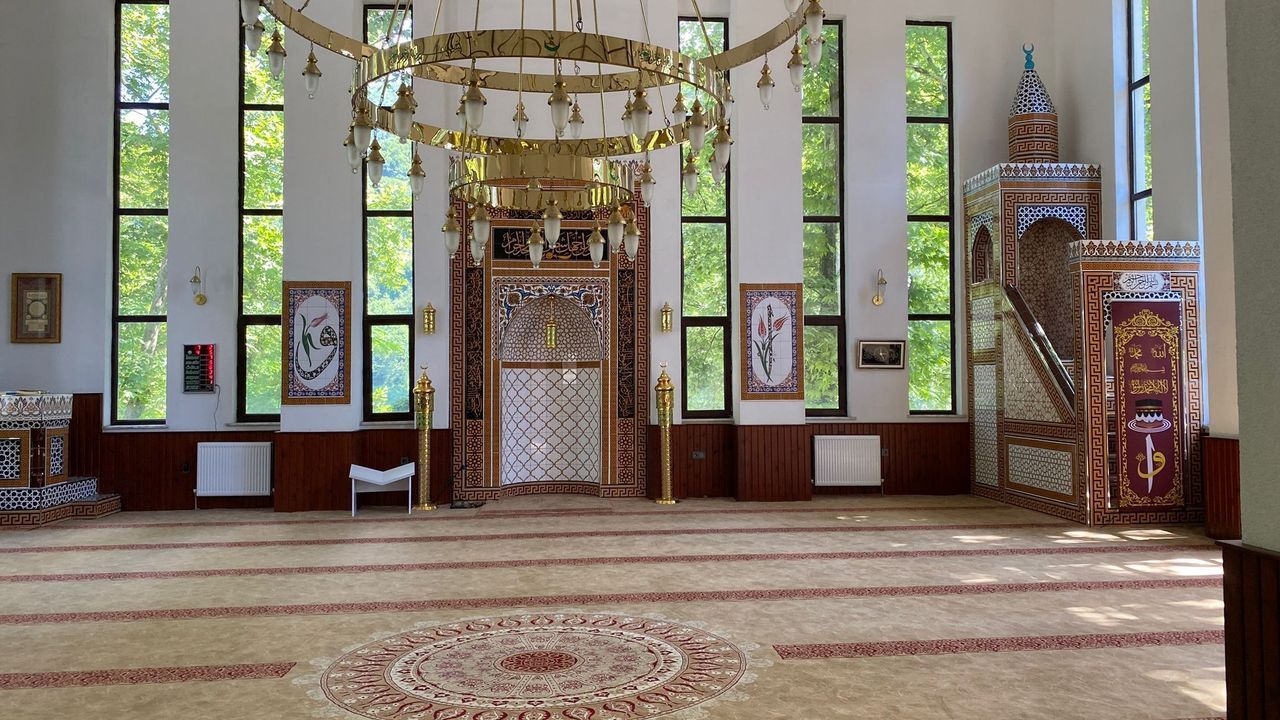 İmam düğüne gitti, cuma namazı kılınamadı! Müftülükten açıklama geldi 4