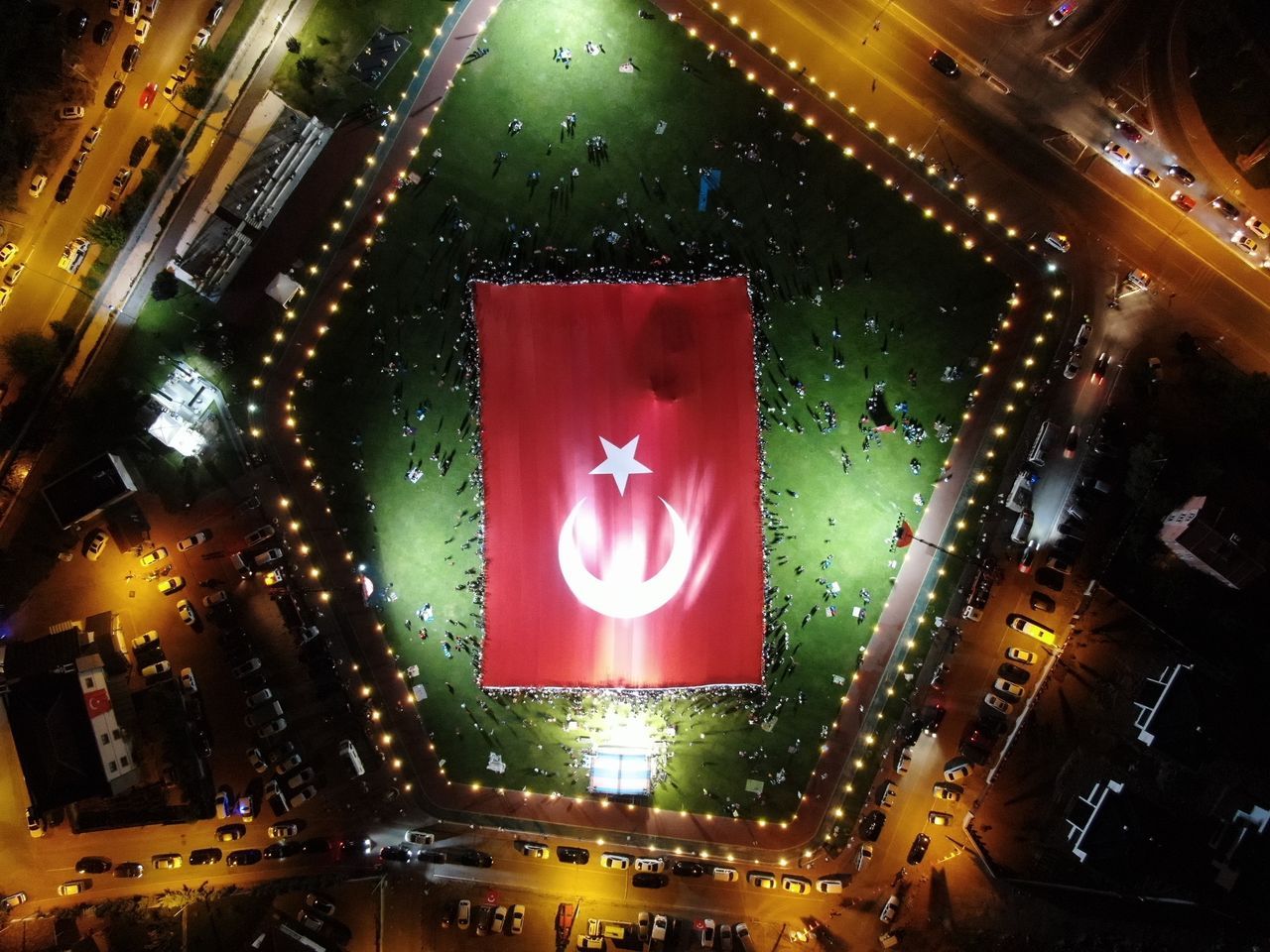 Dünyanın en büyük Türk Bayrağı 15 Temmuz’da yeniden açıldı 6