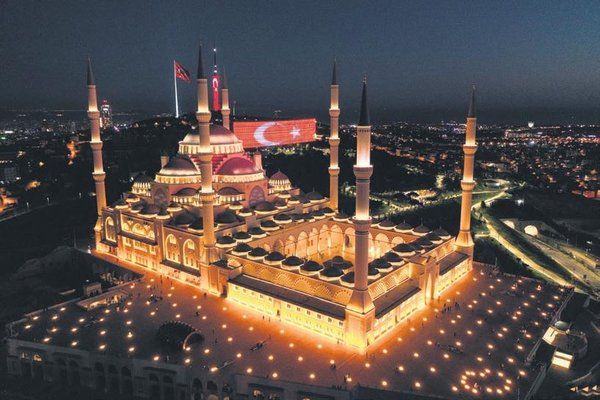 15 Temmuz destanının yıldönümü tüm yurtta coşkuyla kutlandı 2