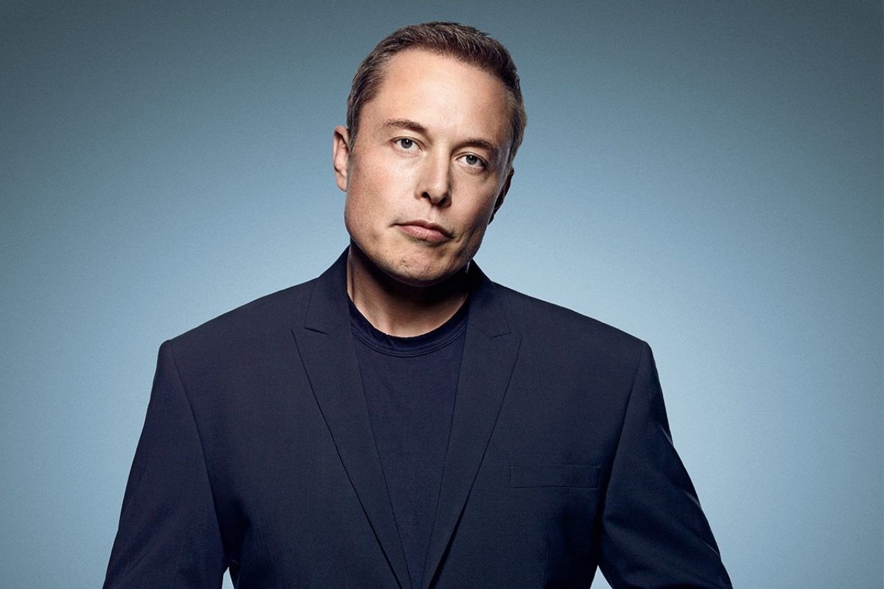 Errol Musk, 4 yaşında evlat edindiği üvey kızından çocuğu olduğunu itiraf etti. Elon Musk, babasını korkunç bir insan olarak nitelendirdi. 6