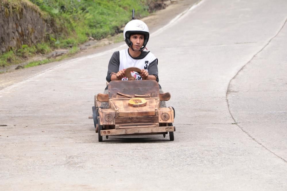 Rize'de Formulaz rüzgarı esti! Birbirinden ilginç arabalarla 70 km hızla yarıştılar 6