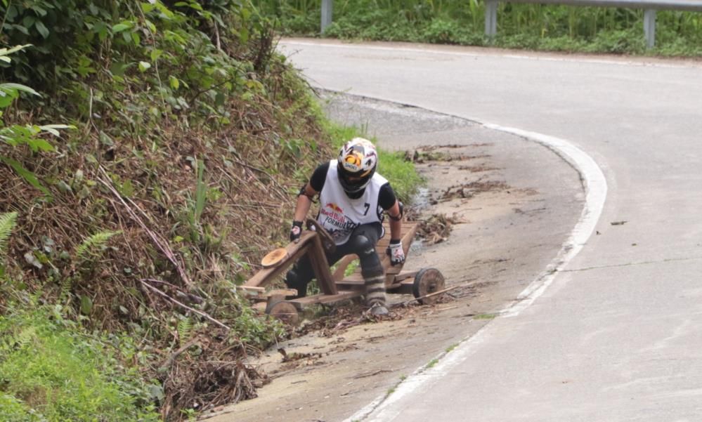 Rize'de Formulaz rüzgarı esti! Birbirinden ilginç arabalarla 70 km hızla yarıştılar 12
