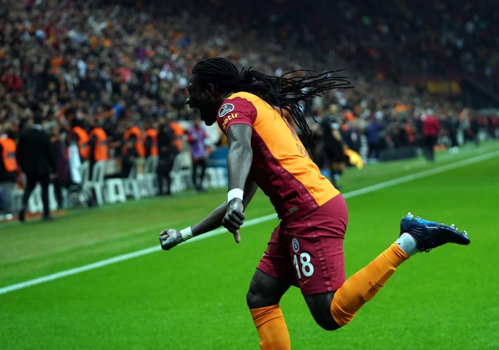 Galatasaray'da ikinci dönemini geçiren Bafetimbi Gomis'e sürpriz transfer teklifi 5