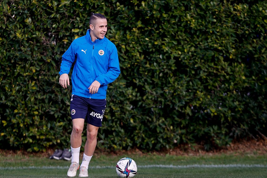 Acun Ilıcalı, Fenerbahçeli futbolcu Pelkas'ı sahibi olduğu Hull City'ye transfer ediyor! 4