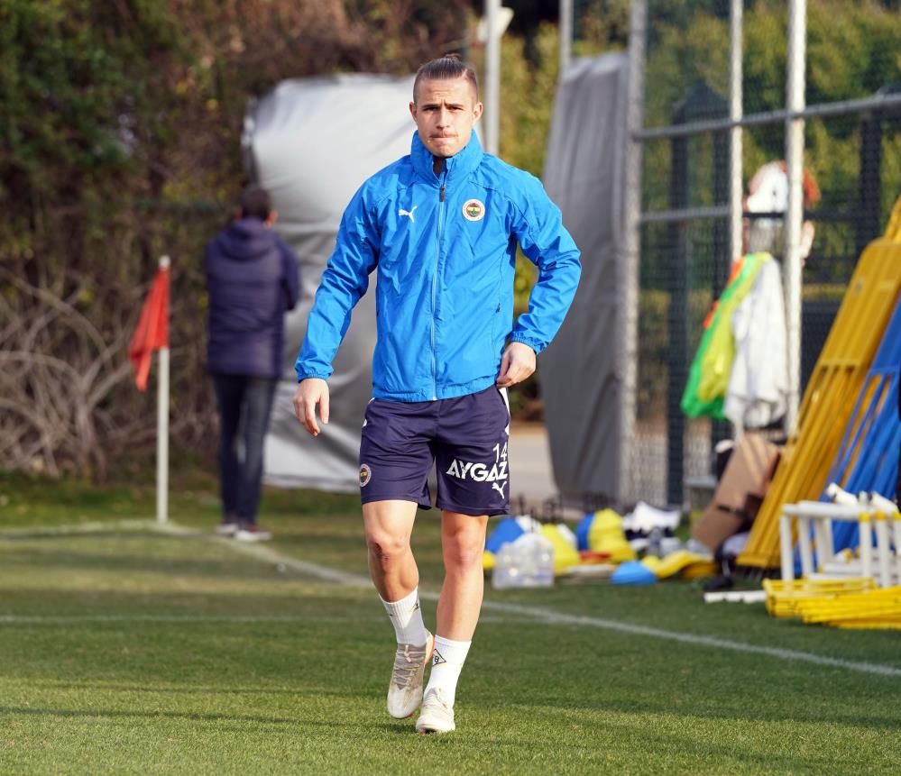 Acun Ilıcalı, Fenerbahçeli futbolcu Pelkas'ı sahibi olduğu Hull City'ye transfer ediyor! 7