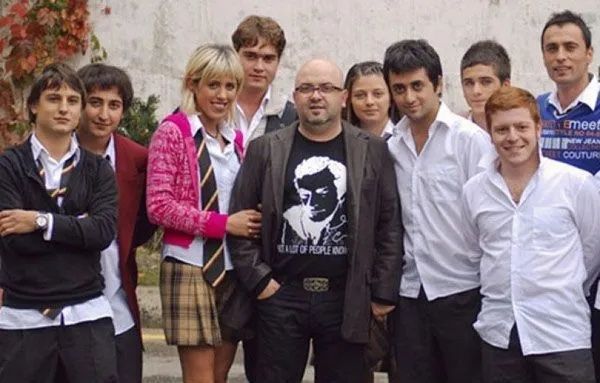Arka Sıradakiler Geri Dönüyor! 10 Yıl Sonra Ekran Müjdesi Geldi 3