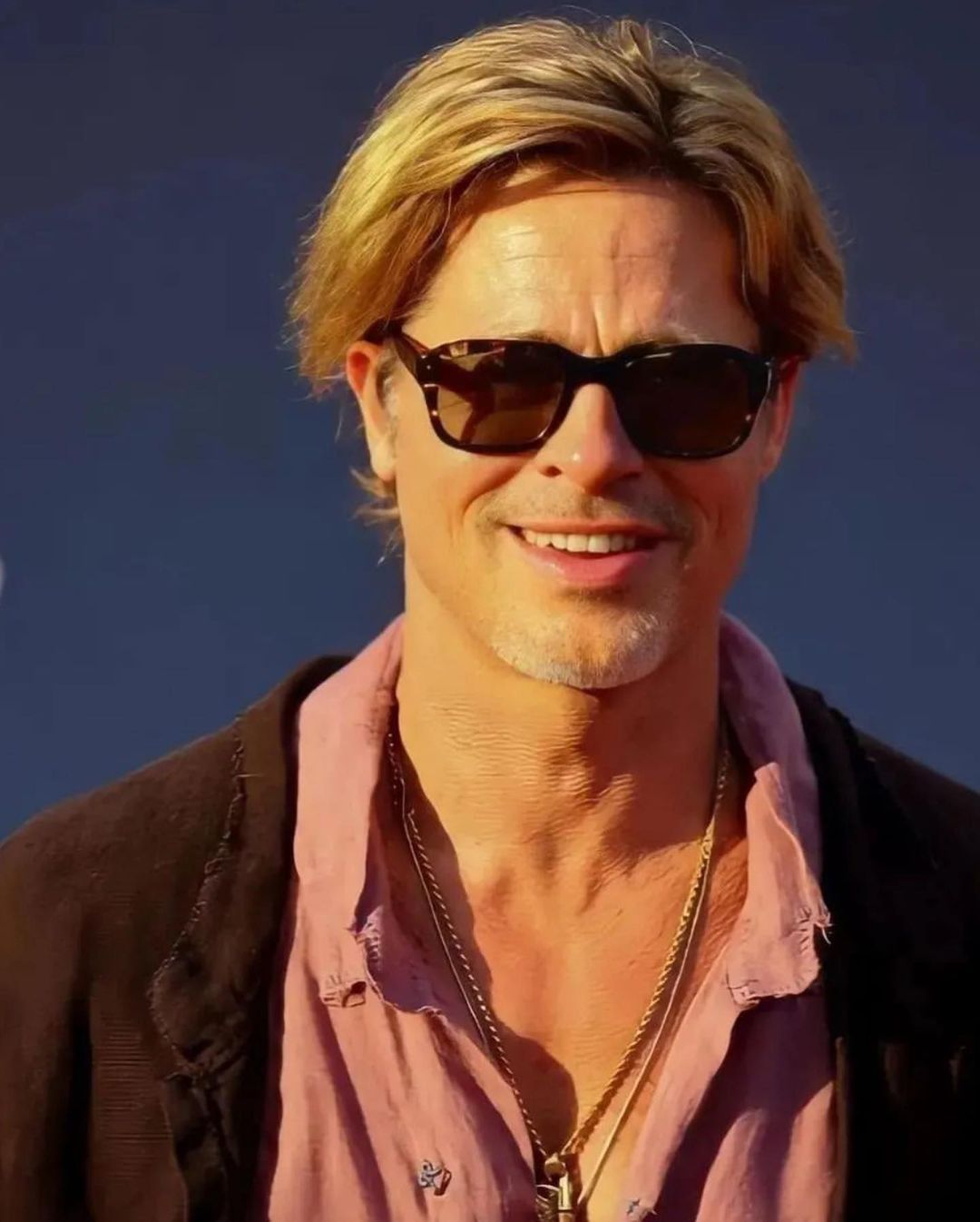 Gala kombini beğenilmedi! Yakışıklı aktör Brad Pitt etek giydi 9