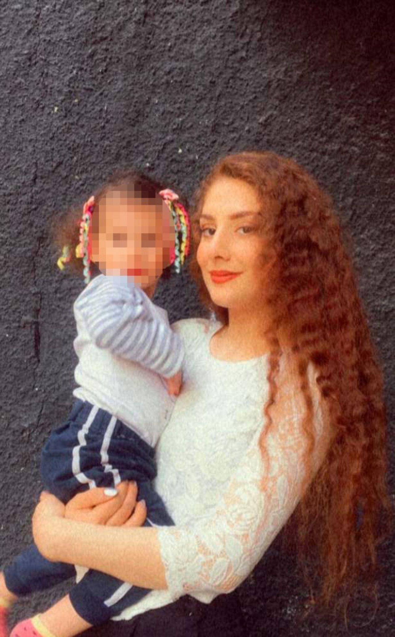 Acılı annenin yardım çığlıkları! Sokakta oynaması için gönderdiği kızına 3 aydır ulaşamıyor 2