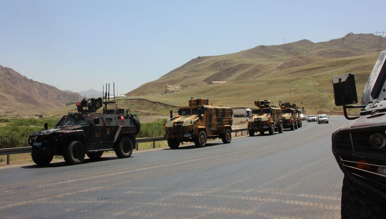 Hakkari’de arazi kavgası can 4 aldı! 2