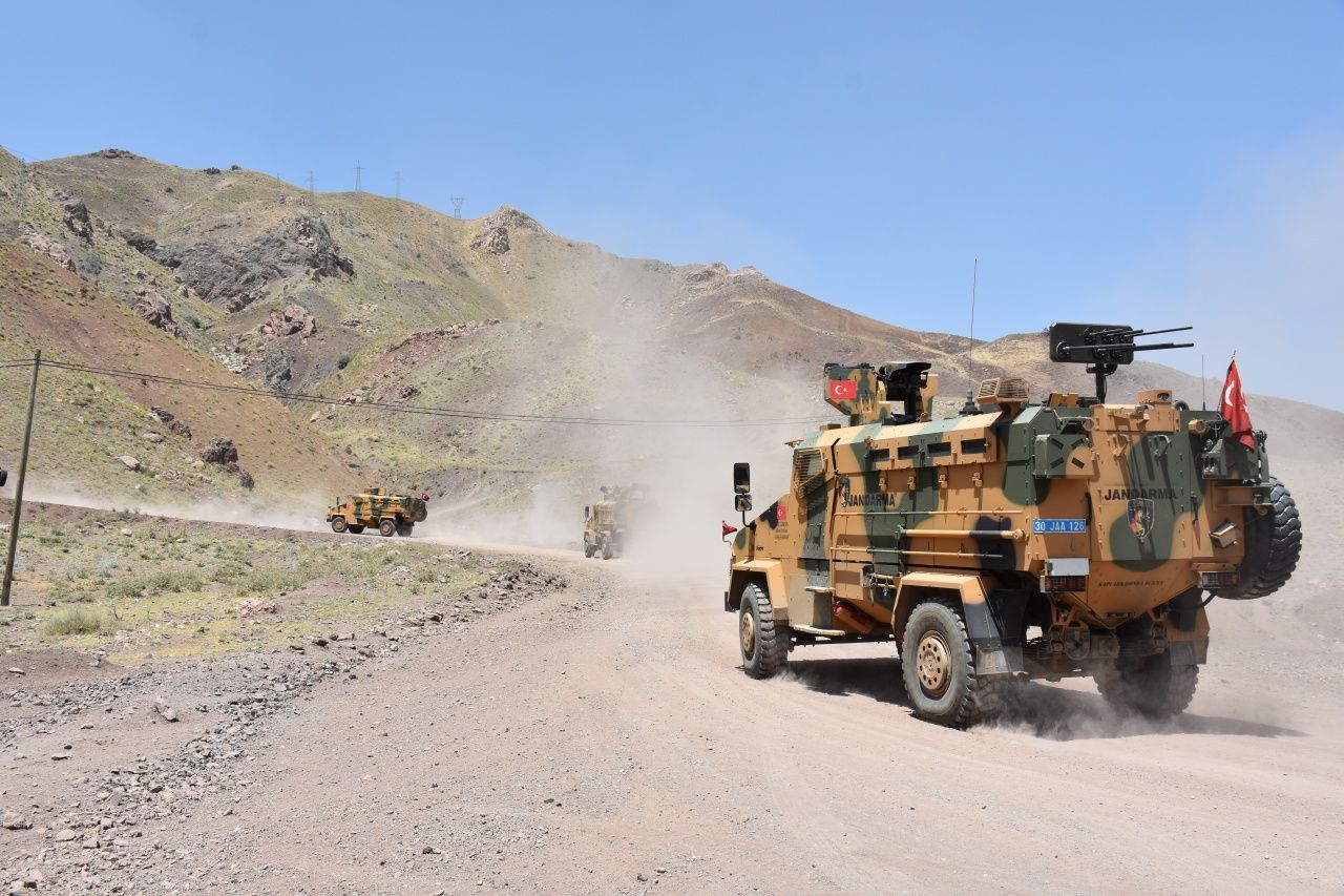 Hakkari’de arazi kavgası can 4 aldı! 4