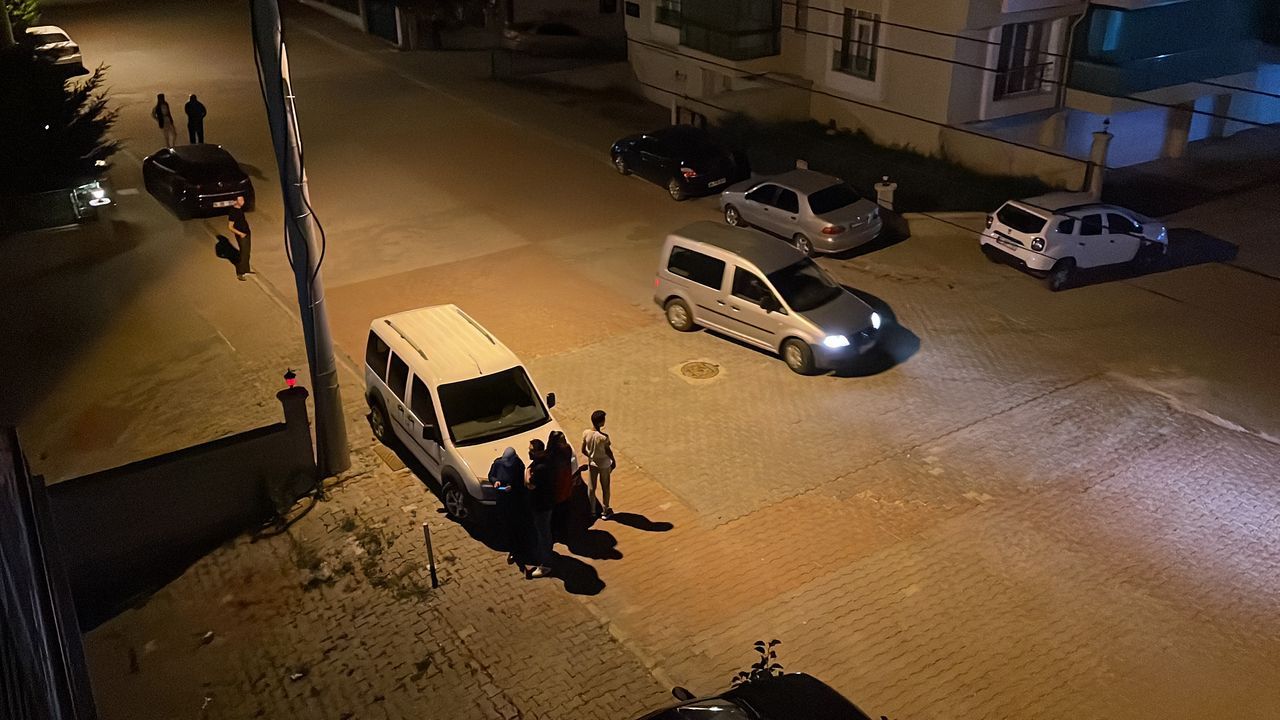 1999 depremini hatırlattı! Düzce ve Bolu'da bazı vatandaşlar depremin ardından sokağa çıktı 4