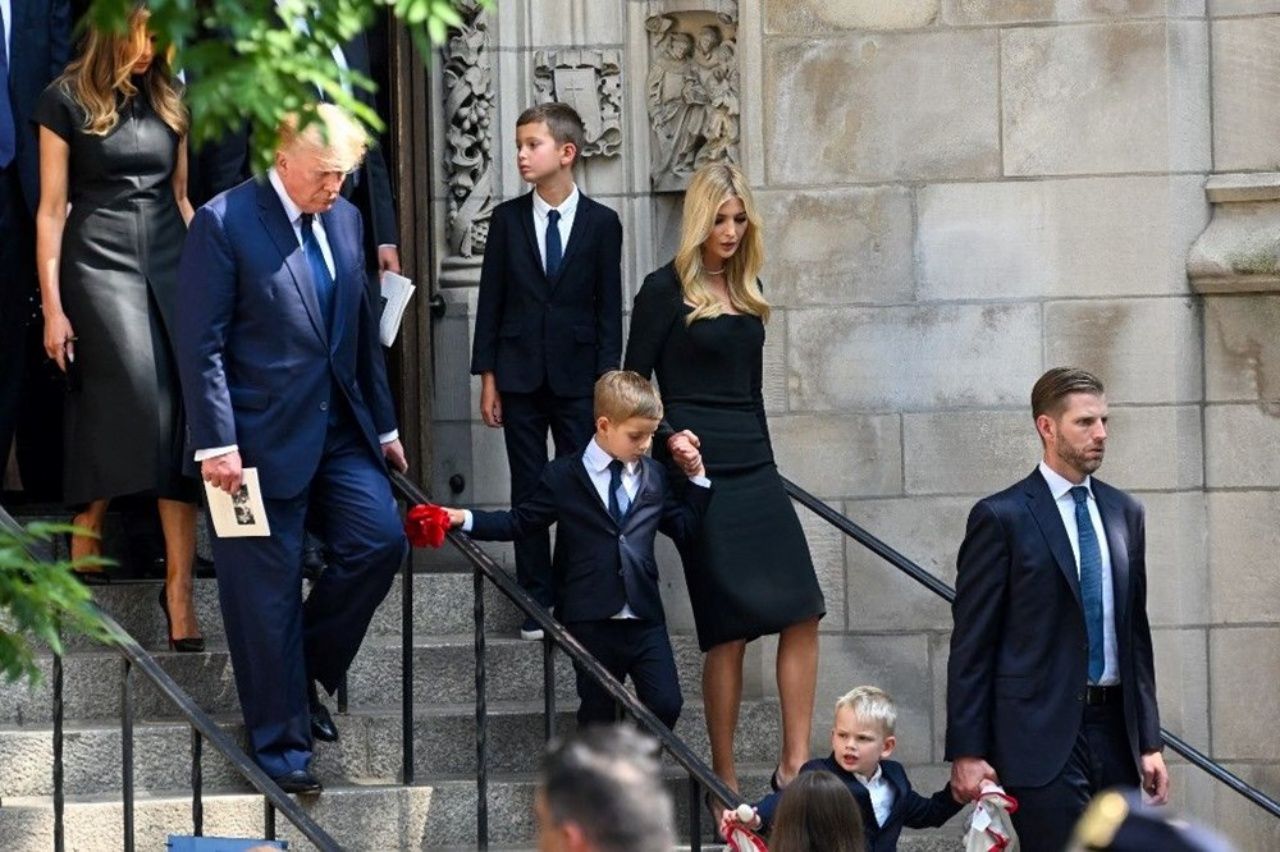 Melanie Trup, kocasının ilk eşi Ivana Trump’ın cenaze törenine katıldı. 2