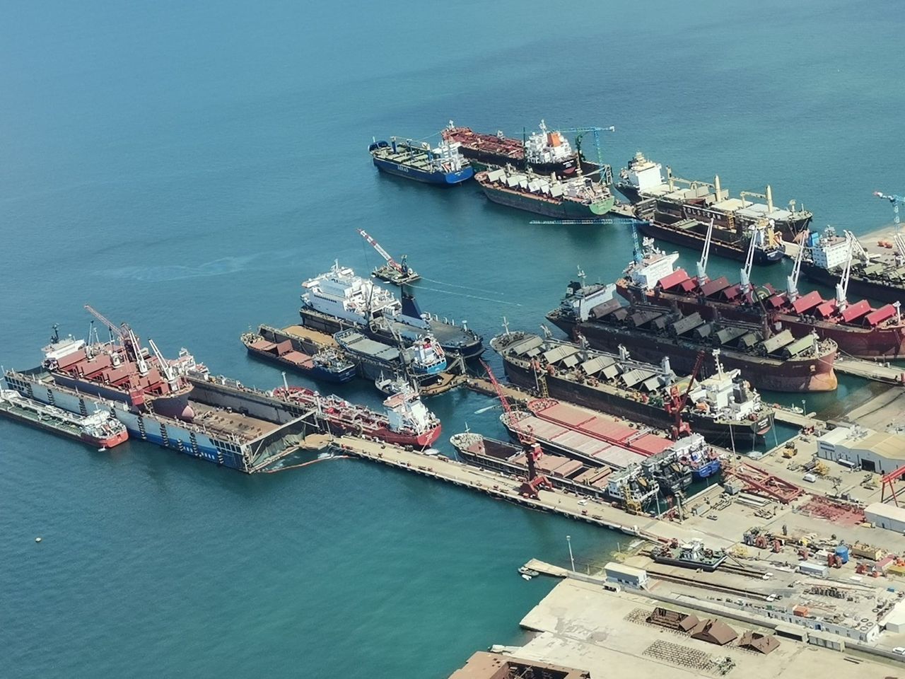 Yalova'da denize petrol sızdıran yüzer kreyne rekor ceza kesildi! 3