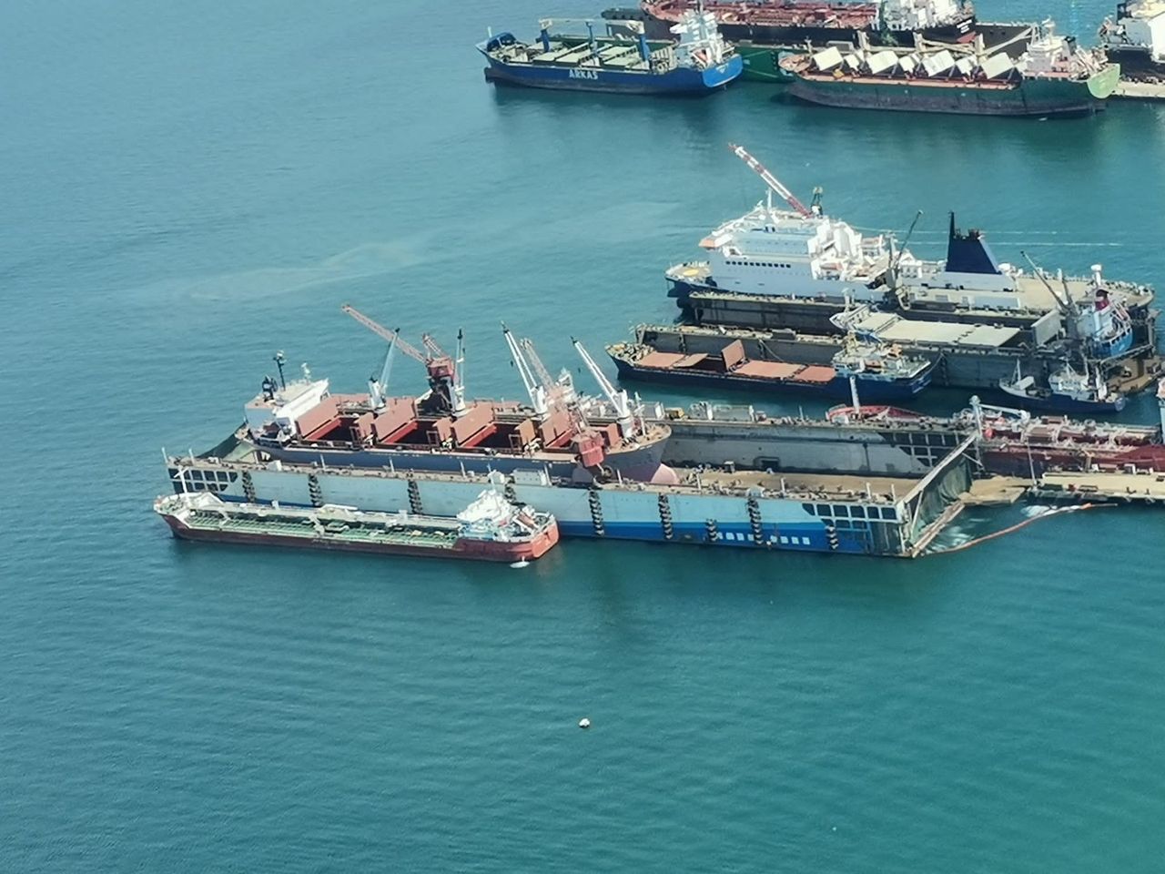 Yalova'da denize petrol sızdıran yüzer kreyne rekor ceza kesildi! 5