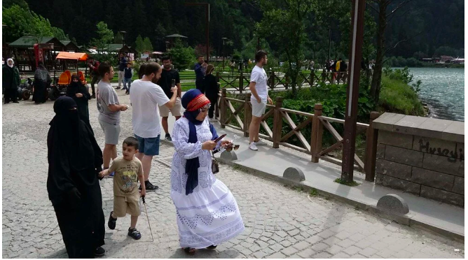 Uzungöl'de bungalov evlerin geceliği 300 doları aştı: Genelde Körfez ülkelerinden geliyorlar 3