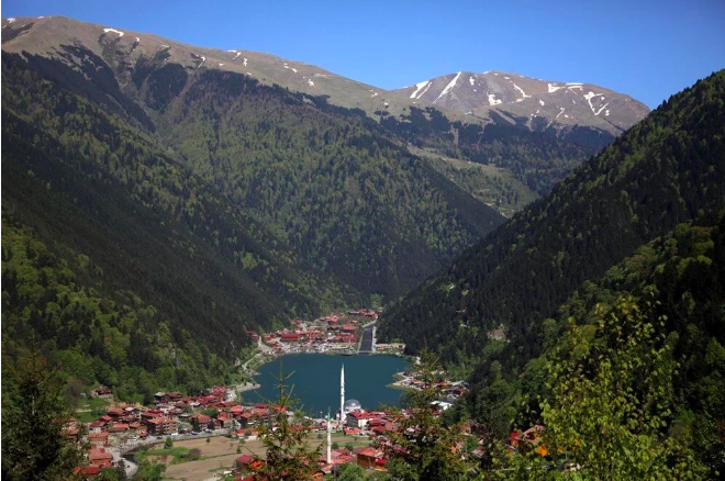 Uzungöl'de bungalov evlerin geceliği 300 doları aştı: Genelde Körfez ülkelerinden geliyorlar 5