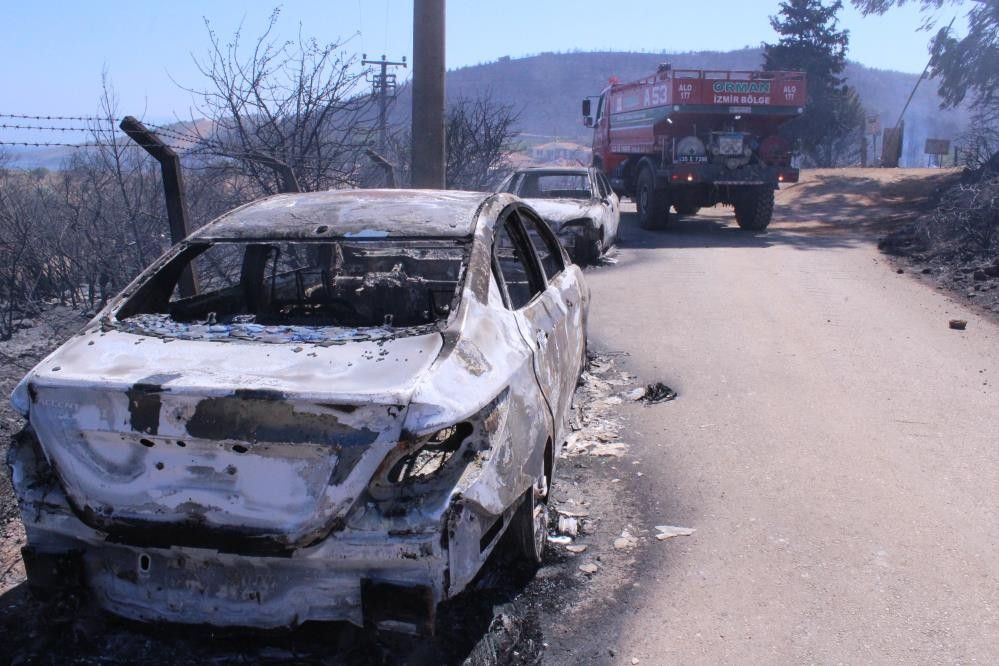 Seferihisar'daki her iki yangın da kontrol altında! 7