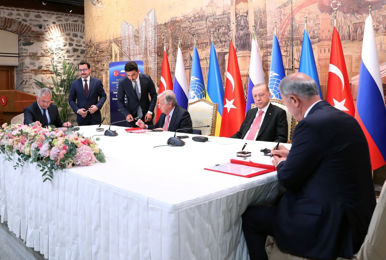 Ukrayna tahılının Karadeniz üzerinden ihracı için İstanbul'da imzalanan anlaşma, dünya gündeminde! 6
