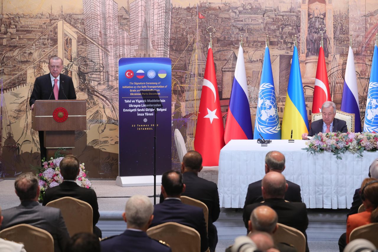 Ukrayna tahılının Karadeniz üzerinden ihracı için İstanbul'da imzalanan anlaşma, dünya gündeminde! 11