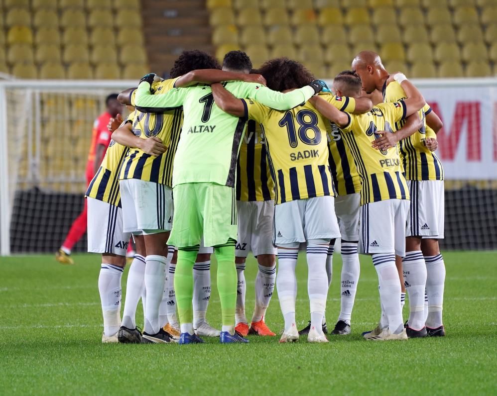 Fenerbahçe'nin milli kalecisi Altay Bayındır, Napoli'nin transfer listesine girdi 12