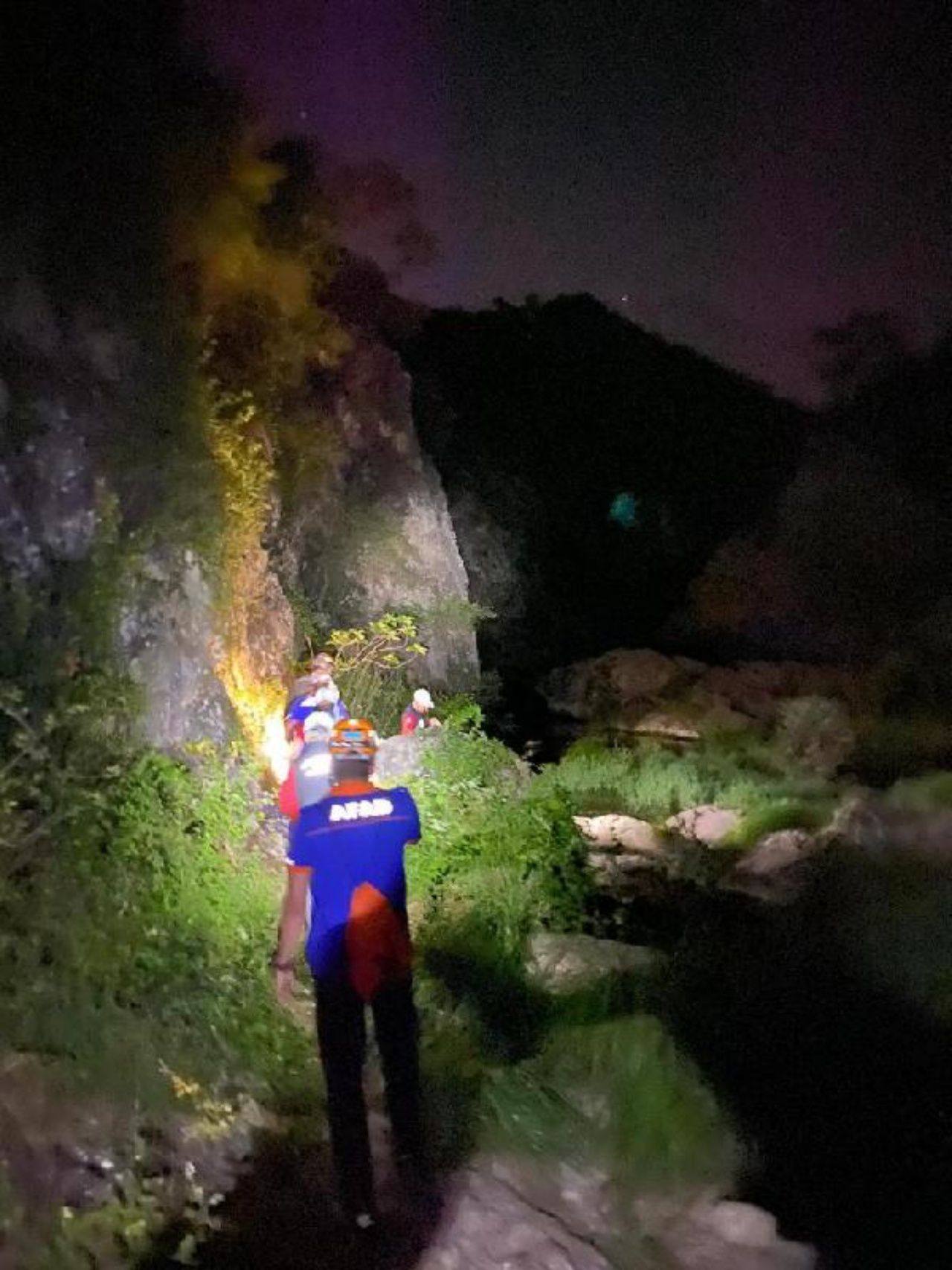 Kanyon’da kaybolan italyan turist, 4 saat süren arama çalışmasının ardından bulundu 3