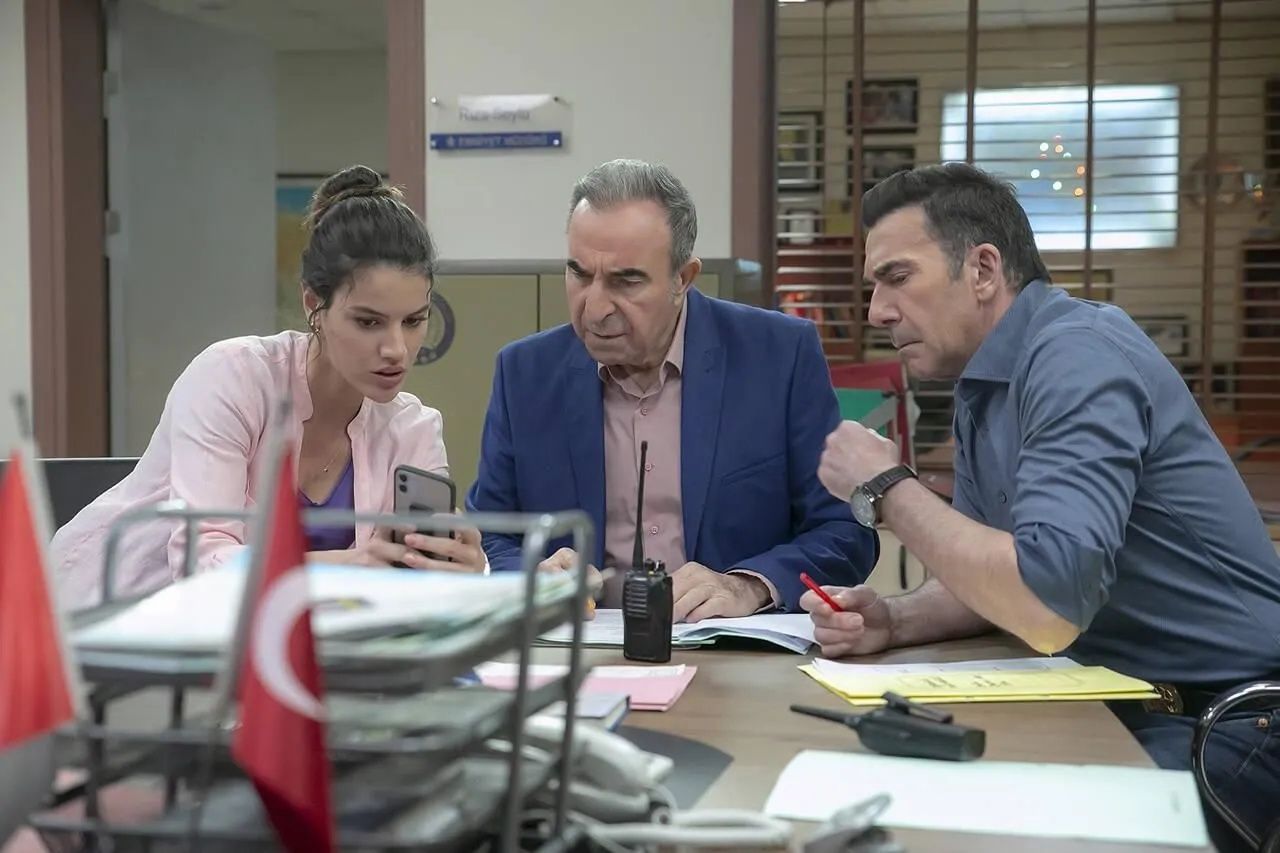 Arka Sokaklar dizisinde başrol depremi yaşanıyor! 2