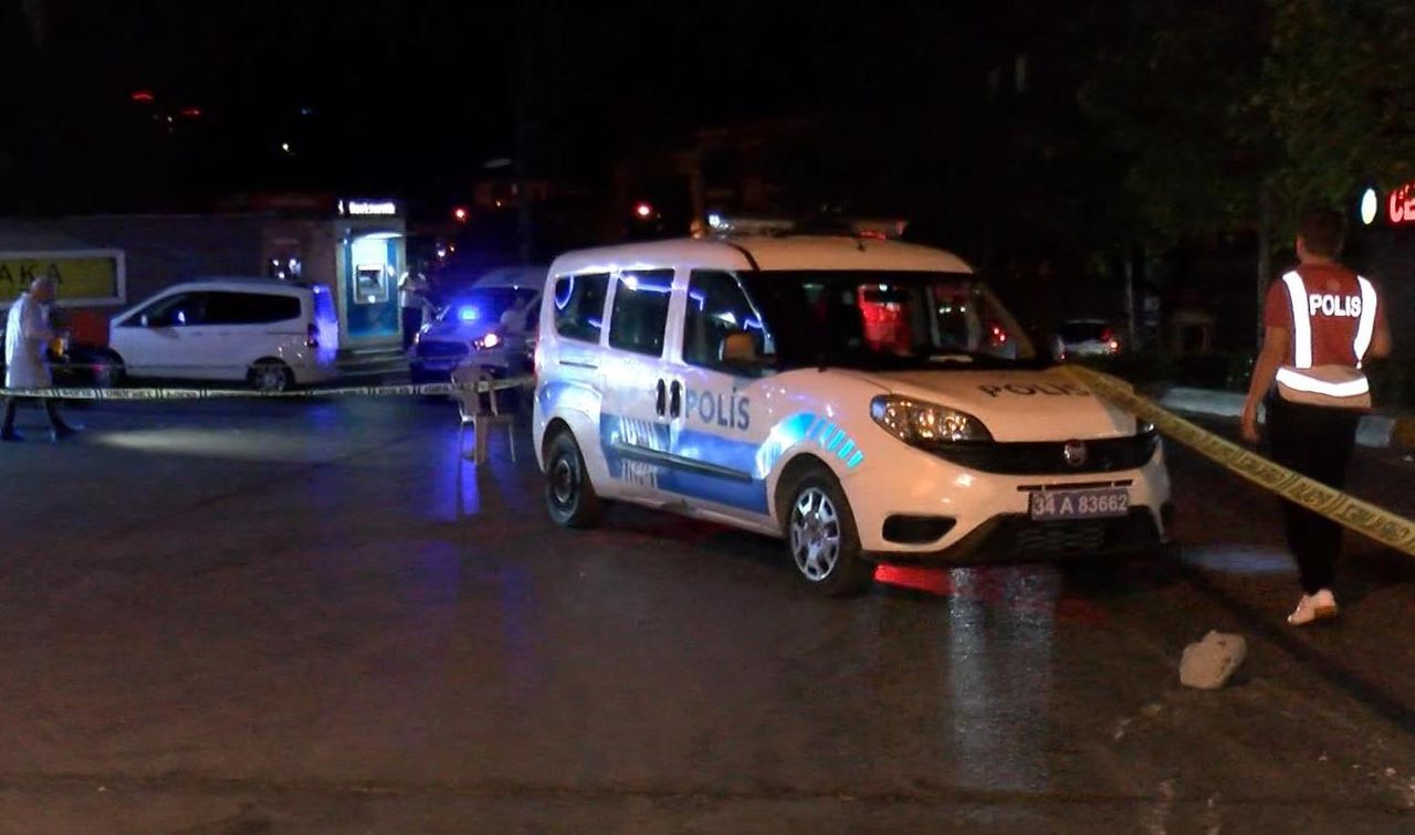 Esenyurt'ta bir kadın oturduğu sitenin önünde kurşunların hedefi oldu 1
