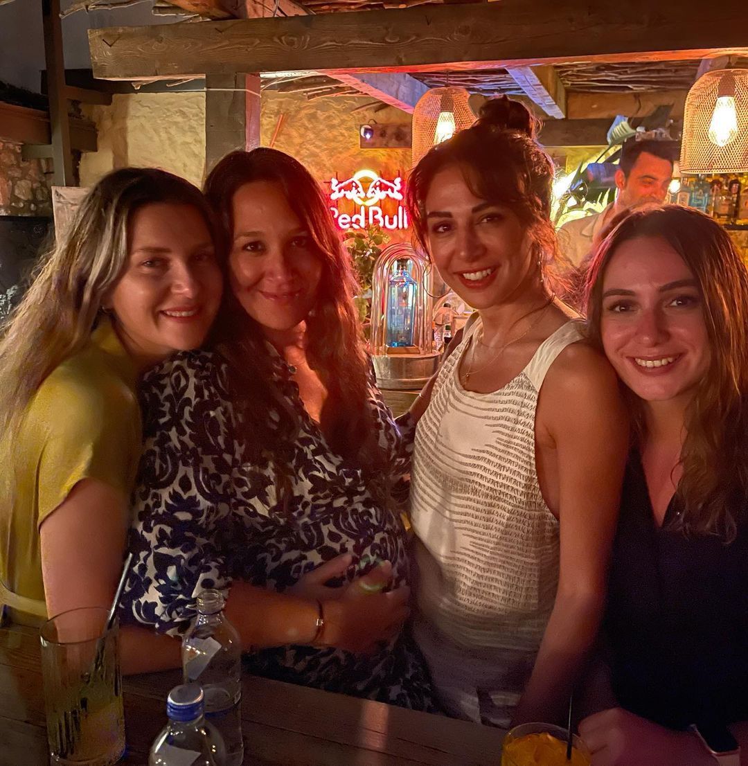 Doğum için gün sayan Gupse Özay'dan karnı burnunda yeni pozlar... Hamilelik karelerine beğeni yağdı 3