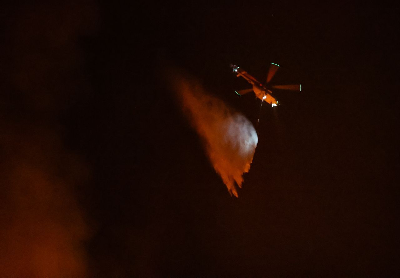Söke'deki orman yangını kontrol altına alınmaya çalışılıyor! Gece görüşlü helikopterler de görevde 6