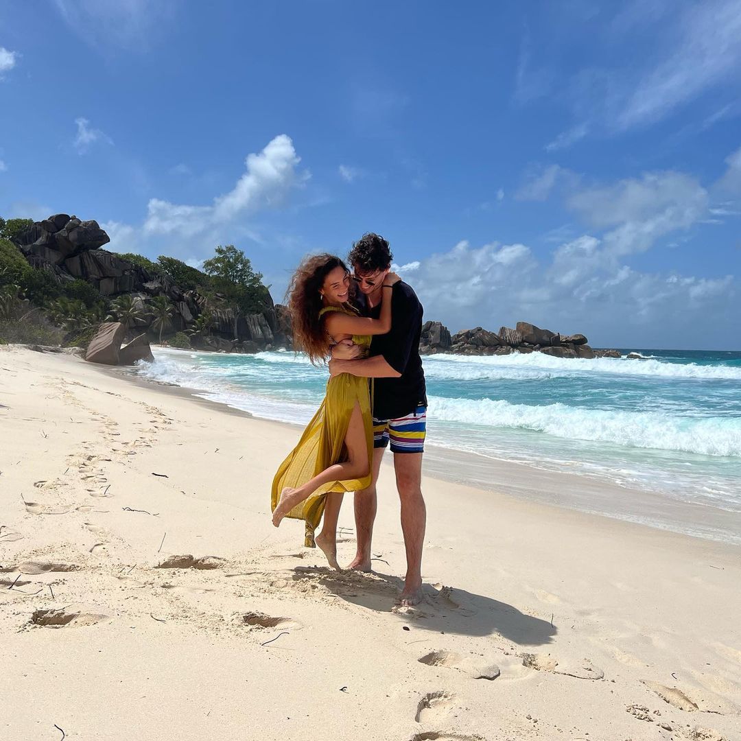 Ebru Şahin ile Cedi Osman'ın balayı tatili devam ediyor... Soluğu Seyşeller'de aldılar 3