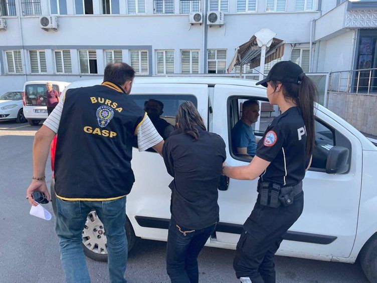 Çöp evde mahsur tutulan Cem Muhammed'in anne babasıyla ilgili şok detay: Akıl hastanesinde tanışmışlar... 24