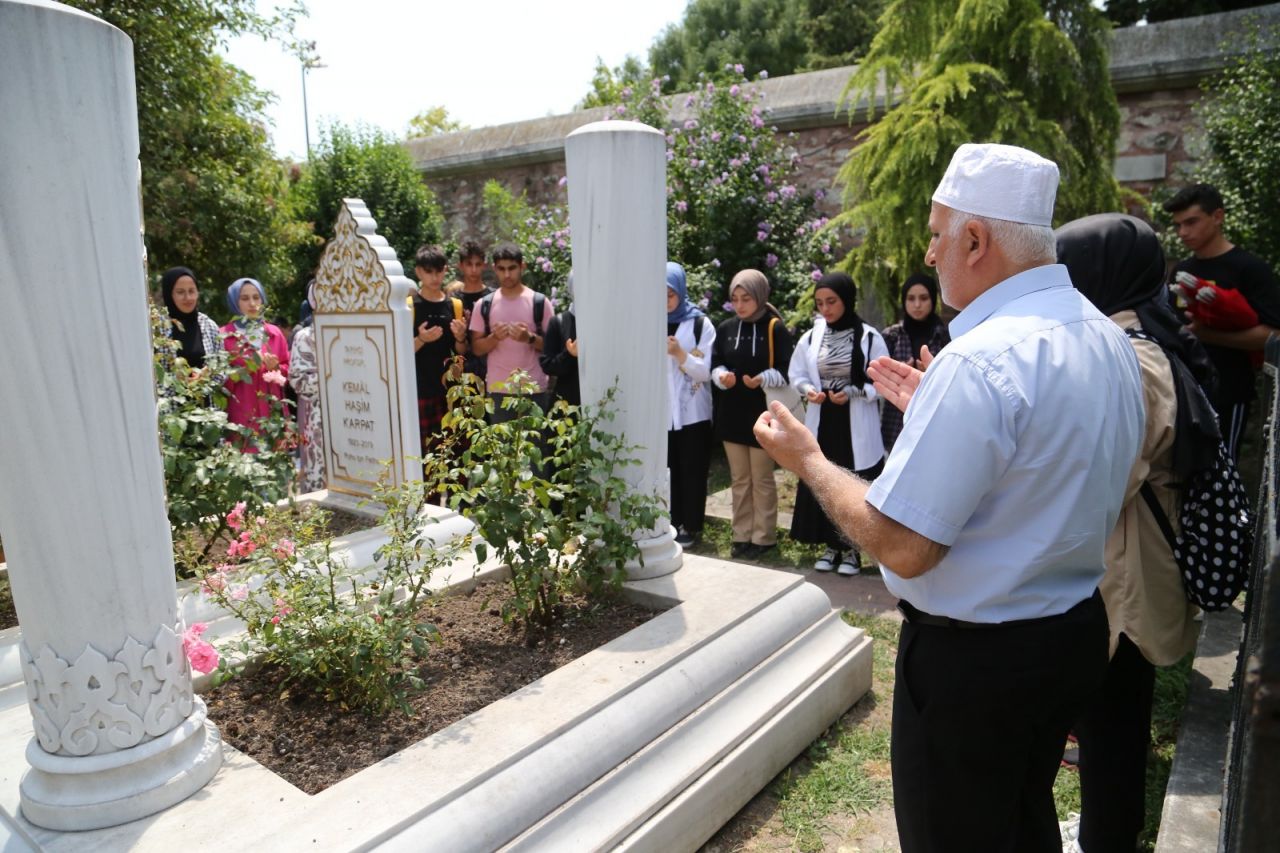 Halil İnalcık, “İstanbul’un Kapısı” dediği Aydos Kalesi’nde Anıldı 9
