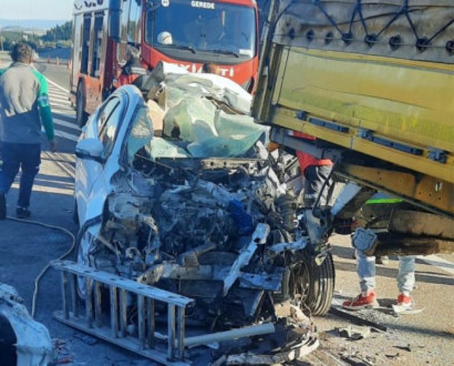 Kazadan 2 dakika önce video paylaşmışlardı... Bolu'daki feci kazada anne ve babasından sonra minik Ahsen'den de acı haber! 10