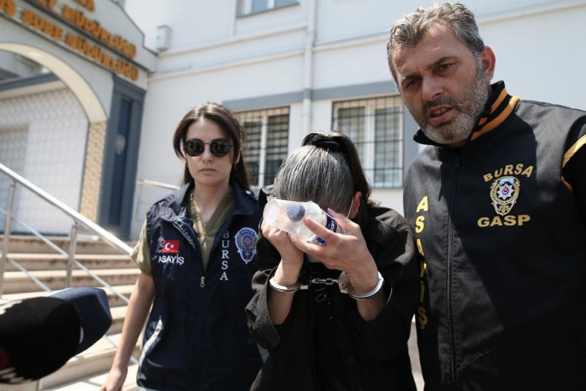 Çöp evde yeğenini mahsur bırakan teyzeden akılalmaz savunma: Annesi olmadığımı öğrenince hayata küstü! 2