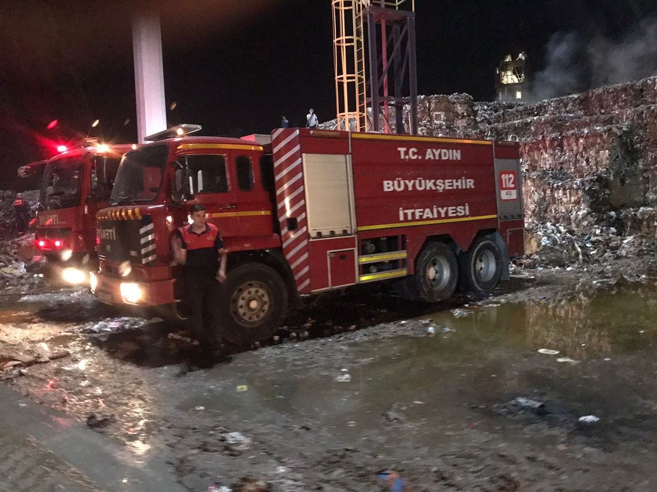 Kipaş kağıt fabrikasında büyük yangın! 8 saattir müdahale ediliyor 3