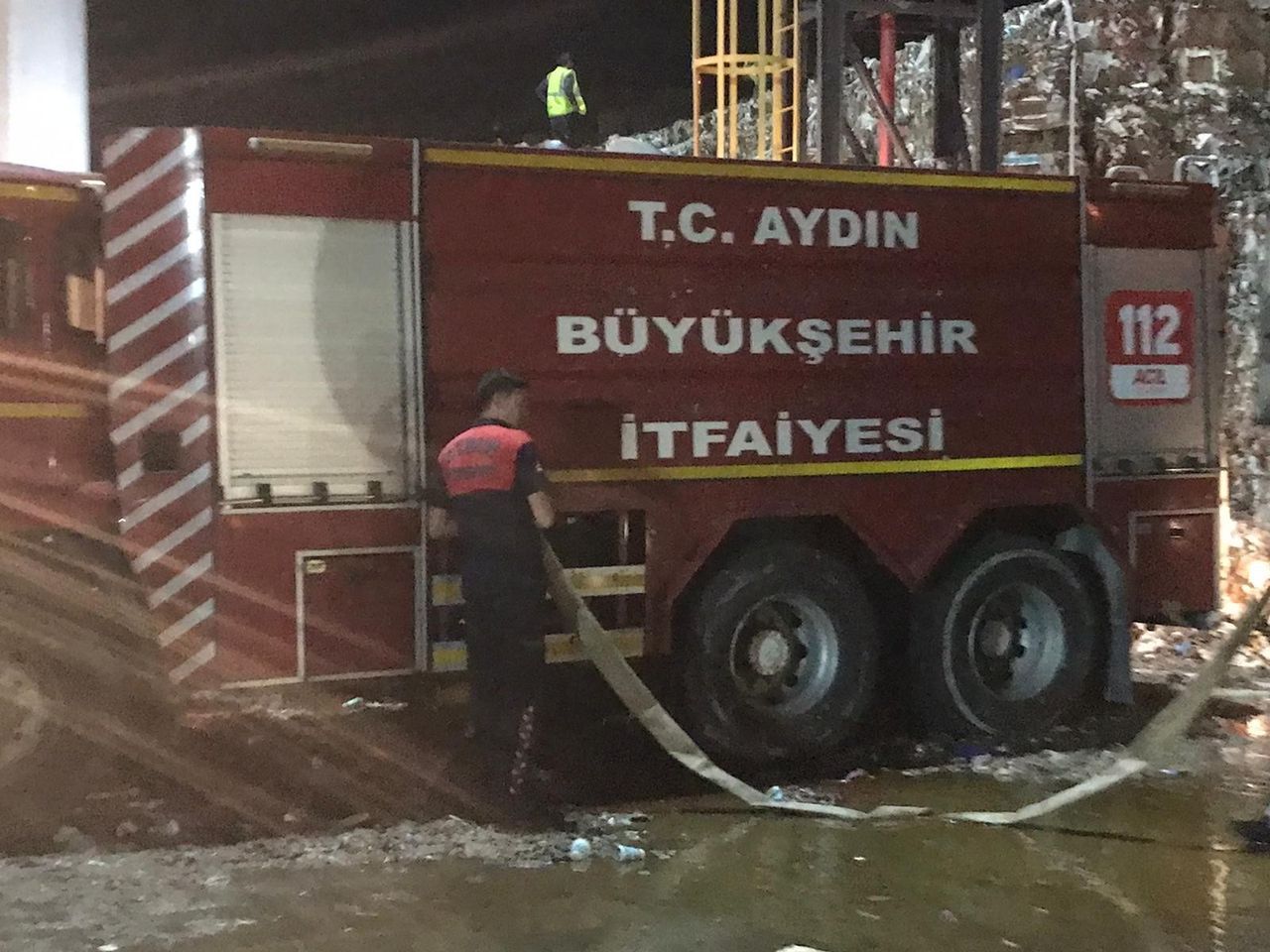 Kipaş kağıt fabrikasında büyük yangın! 8 saattir müdahale ediliyor 5