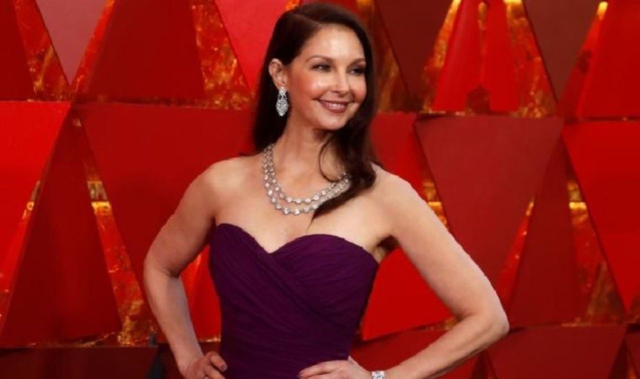 Ashley Judd, hayatını derinden etkileyen olayı ona yaşatan adamla yüzleşerek, travmasını yendiğini açıkladı. Çok etkileneceksiniz! 9
