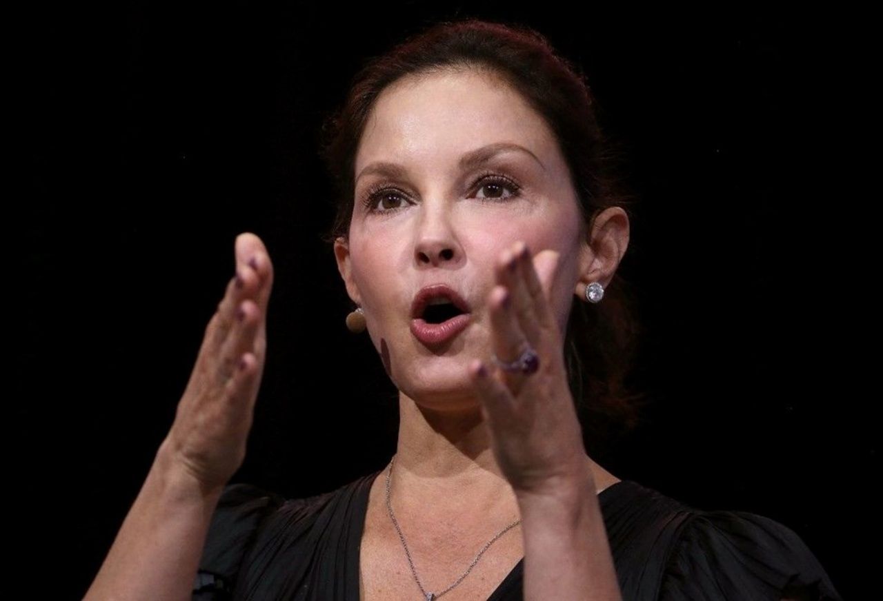 Ashley Judd, hayatını derinden etkileyen olayı ona yaşatan adamla yüzleşerek, travmasını yendiğini açıkladı. Çok etkileneceksiniz! 10