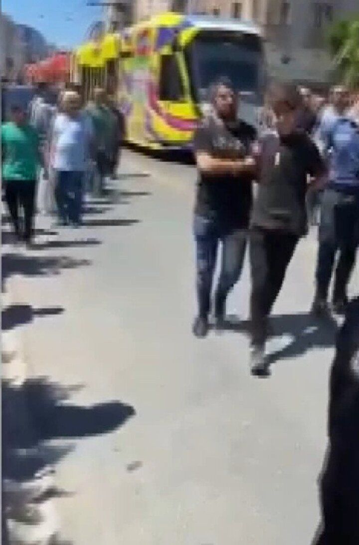 Güngören'de İmamoğlu'na protesto! Ortalık karıştı üç kişi gözaltına alındı 4