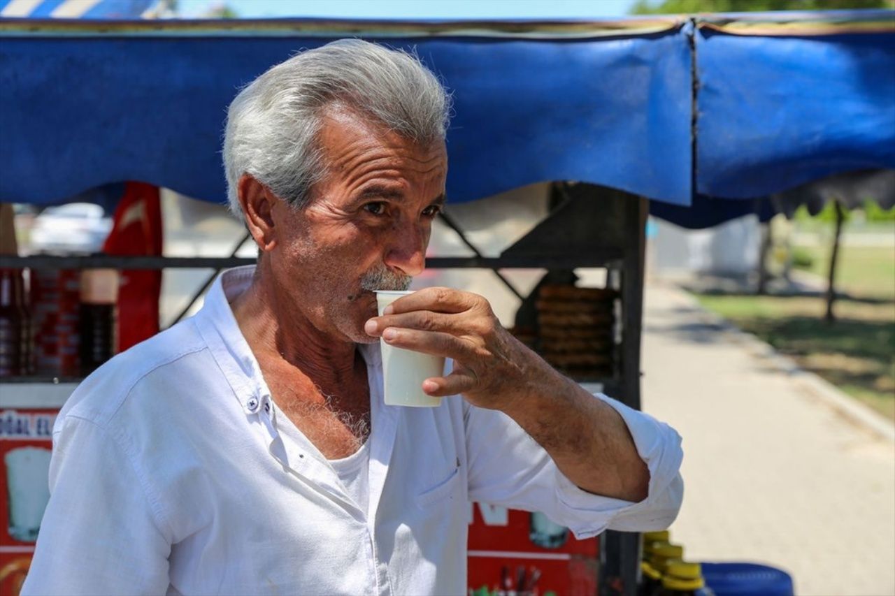 Adanalılar, kavurucu sıcaklıkla bu içeceği içerek baş ediyor! Tadına varan vazgeçemiyor! 3