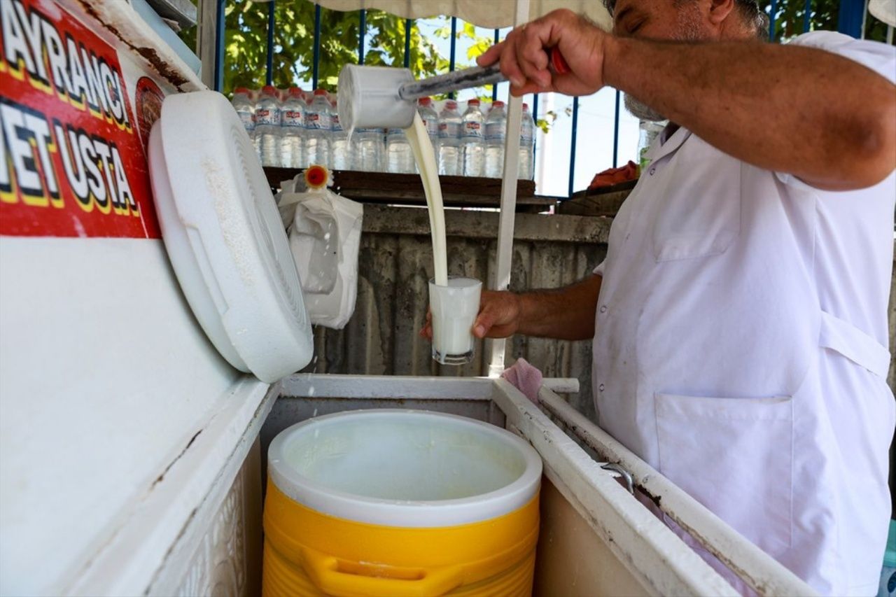 Adanalılar, kavurucu sıcaklıkla bu içeceği içerek baş ediyor! Tadına varan vazgeçemiyor! 1