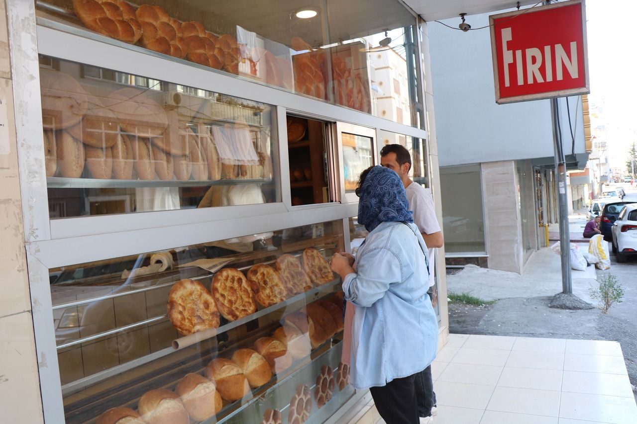 Samsun'da ekmeğe zam geldi: Fırına giden vatandaş şaşırdı... 200 gram ekmek 4 TL oldu! 3