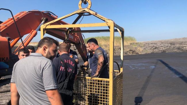 Manisa'da iş makinesi operatörü çamur altında kaldı: Çalışma başlatıldı! 3