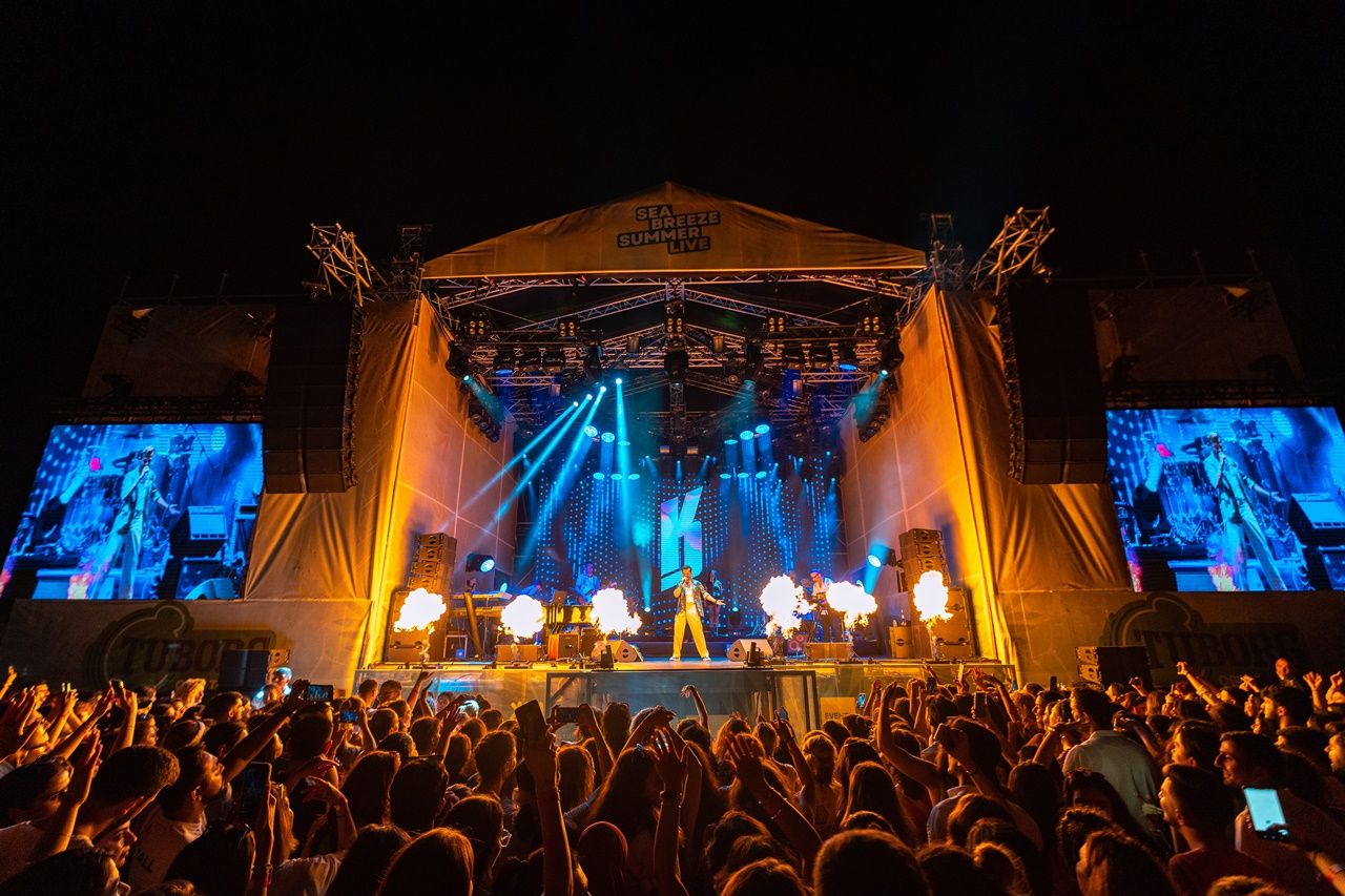 Kenan Doğulu, Bakü'de verdiği konserle Azeri sevenlerini coşturdu 5
