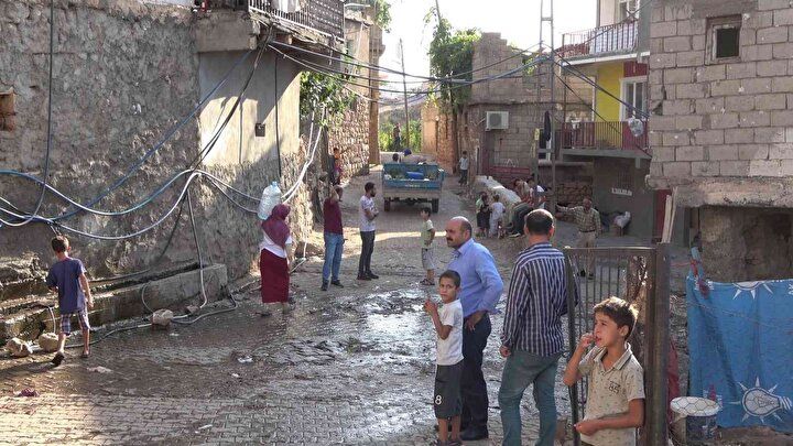 Garip olay! Yer altından gelen sesler köylüleri uykusuz bıraktı: Bütün evler sallanıyor... 1