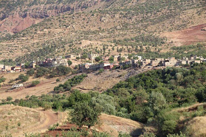 Garip olay! Yer altından gelen sesler köylüleri uykusuz bıraktı: Bütün evler sallanıyor... 2