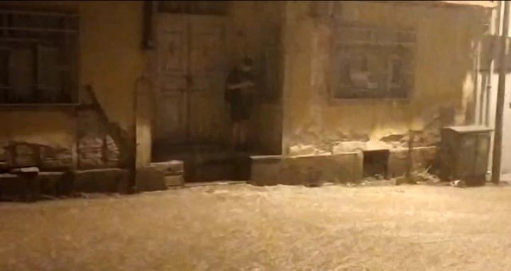 Edirne'de aniden bastıran yağmur hayatı felç etti 3