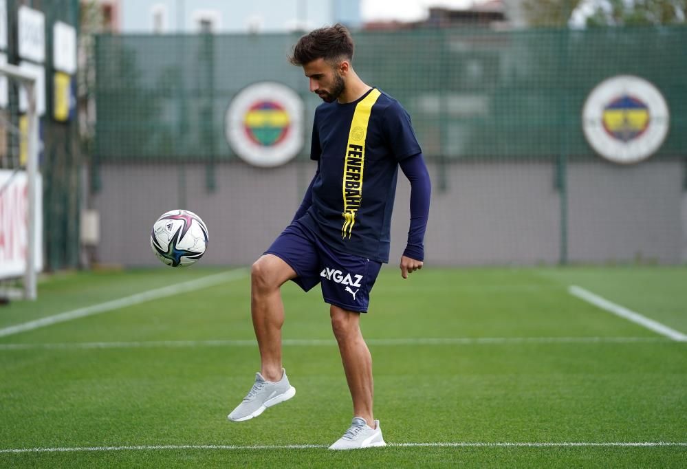 Fenerbahçeli futbolcu Diego Rossi, Brezilya ekibi Flamengo'ya gidecek iddiası 10