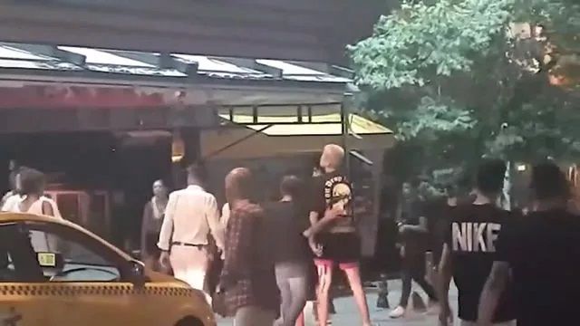 Milli voleybolcu Ebrar Karakurt, sözlü tacize uğradı! Kadıköy'de gergin anlar... 1