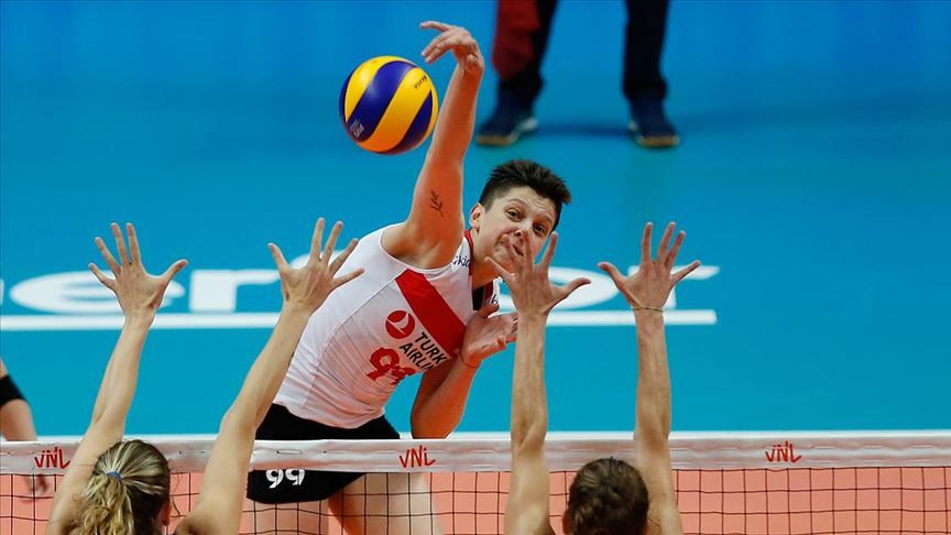 Milli voleybolcu Ebrar Karakurt, sözlü tacize uğradı! Kadıköy'de gergin anlar... 4